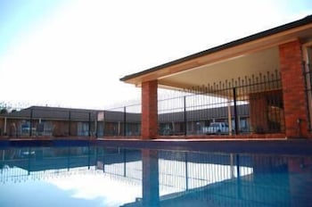 Australian Settlers Motor Inn - Queensland Tourism 3
