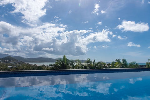 Viewpoint - Queensland Tourism 2
