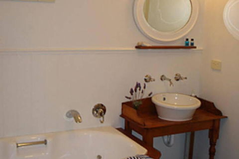 Middleton Cottage - QLD Tourism 1