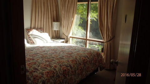 Linley House Bed & Breakfast - Queensland Tourism 4
