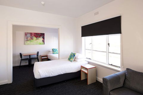 Mowbray Hotel - Queensland Tourism 1