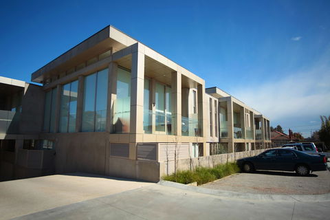 BOUTIQUE STAYS - The Residence - Queensland Tourism 0