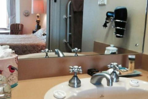 The Lodge Country House - Queensland Tourism 4