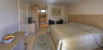 Cooma Motor Lodge Motel - QLD Tourism 1