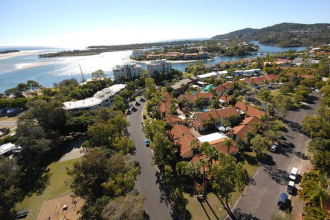 Wolngarin Holiday Resort - QLD Tourism 1