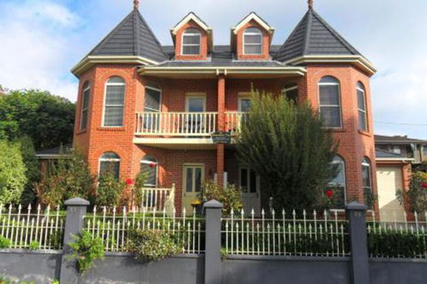 Stonecutters Inn - QLD Tourism 0