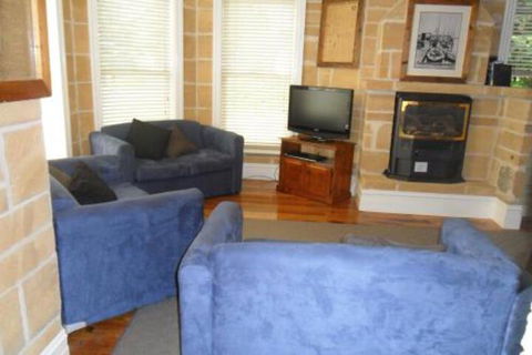 Stonecutters Inn - QLD Tourism 3