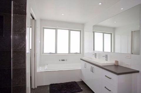 Whitewater Apartments - Queensland Tourism 5