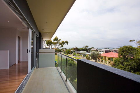 Whitewater Apartments - Queensland Tourism 3