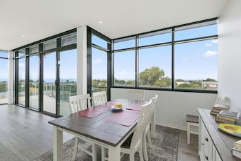 Whitewater Apartments - Queensland Tourism 4