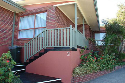 Sunset Waters Villas - QLD Tourism 3