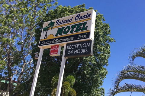 Inland Oasis Motel - Queensland Tourism 1