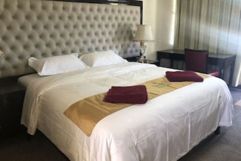 Inland Oasis Motel - Queensland Tourism 0