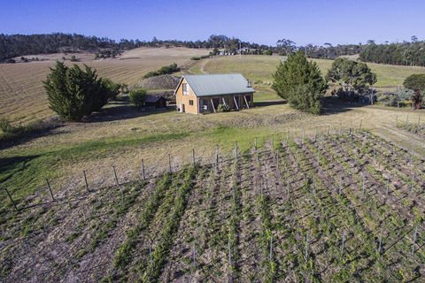 Charles Reuben Estate - Queensland Tourism 3