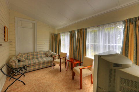 Acacia Bed & Breakfast - QLD Tourism 7