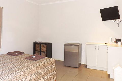 Derby Lodge Self Contained Apartments - Queensland Tourism 4