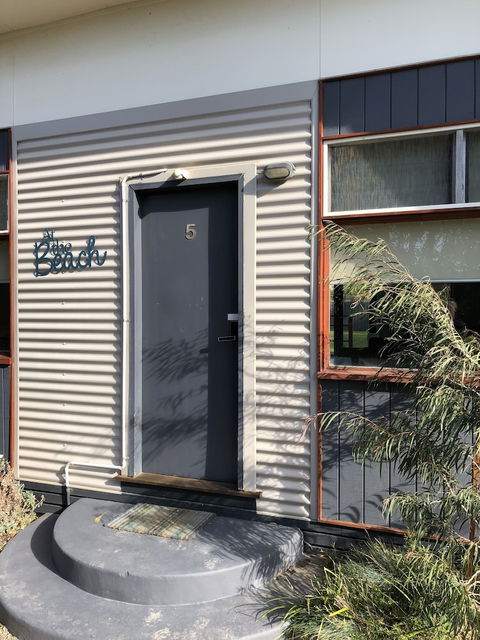 Beach Holiday Apartments Rye - Queensland Tourism 3