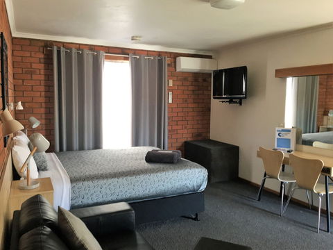 Shannon Motor Inn - QLD Tourism 1