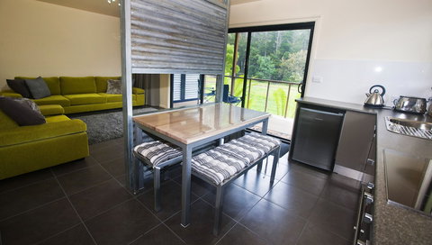 Tyenna River Cottage - QLD Tourism 3