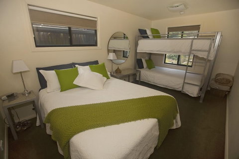 Tyenna River Cottage - QLD Tourism 0