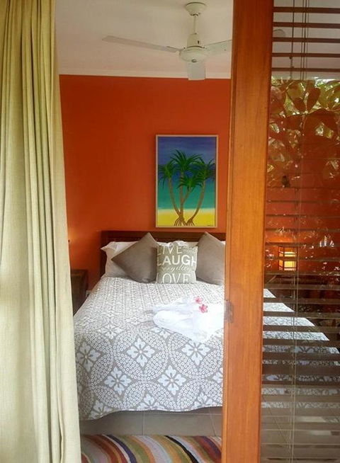 Pandanus Holiday Apartments - Queensland Tourism 6