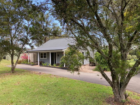 McCaffreys Estate - QLD Tourism 1