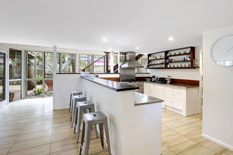 A Perfect Stay - Jimmy's Beach House - Queensland Tourism 4