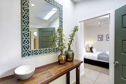 A Perfect Stay - Jimmy's Beach House - Queensland Tourism 1