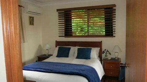 Ravensbourne Escape Cedar Lodge - QLD Tourism 3