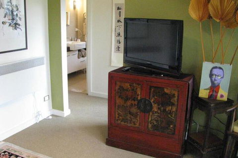 Moongate Accommodation - Queensland Tourism 2