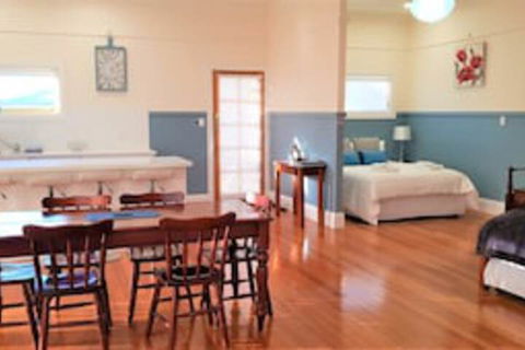 Coppers Hill Private Accommodation - QLD Tourism 0