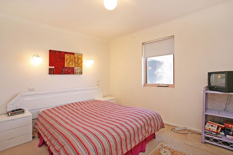 Two Bays Apartments - QLD Tourism 1