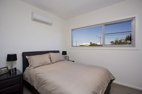 Two Bays Apartments - QLD Tourism 3