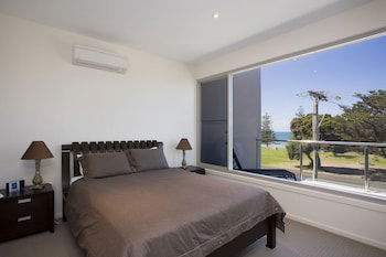 Two Bays Apartments - QLD Tourism 4