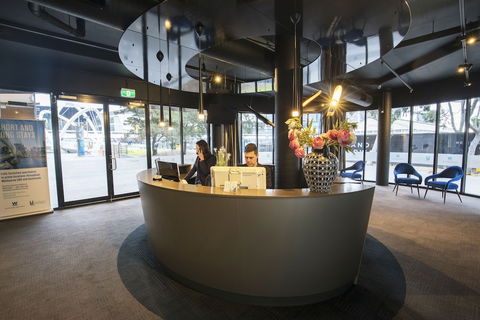 Waterfront Melbourne Apartments - Queensland Tourism 0