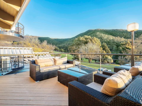The Sebel Pinnacle Valley Resort - Queensland Tourism 3