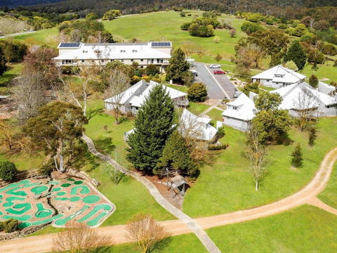 The Sebel Pinnacle Valley Resort - Queensland Tourism 5