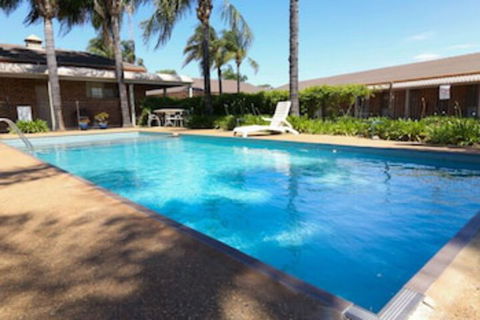 Exies Bagtown - Queensland Tourism 0