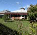 Dunstans Guest House - Queensland Tourism