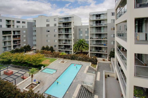Accommodate Canberra - Glebe Park - Queensland Tourism 2