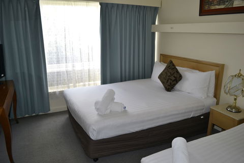 Aberdeen Motor Inn - QLD Tourism 5
