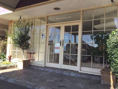 Aberdeen Motor Inn - QLD Tourism 1