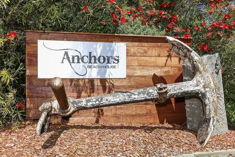 Anchors Beach House - QLD Tourism 4