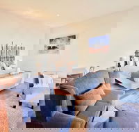Phoenix Apartments - QLD Tourism