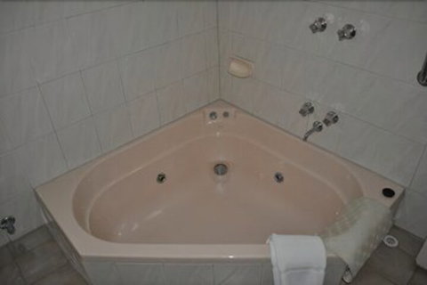 Nunawading Motor Inn - QLD Tourism 7