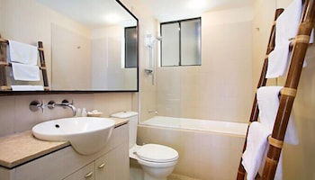 Marine Boutique Apartments - QLD Tourism 3