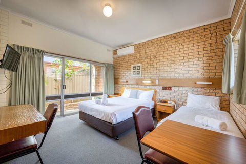 Colac Mid City Motor Inn - QLD Tourism 7