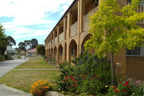Colac Mid City Motor Inn - QLD Tourism 1