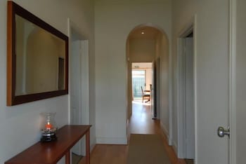 Barossa Bluestone B&B - Queensland Tourism 4