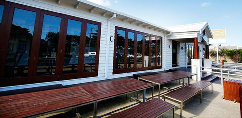 Torquay Hotel / Motel - QLD Tourism 4